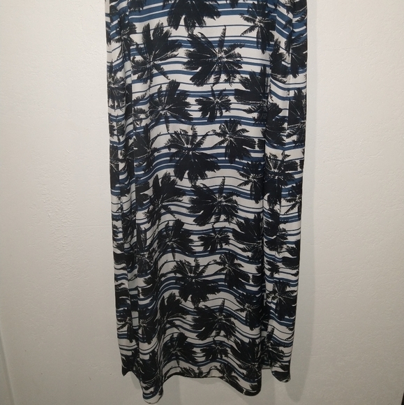 L'AGENCE Palm Tree Printed Maxi Dress - Picture 5 of 10